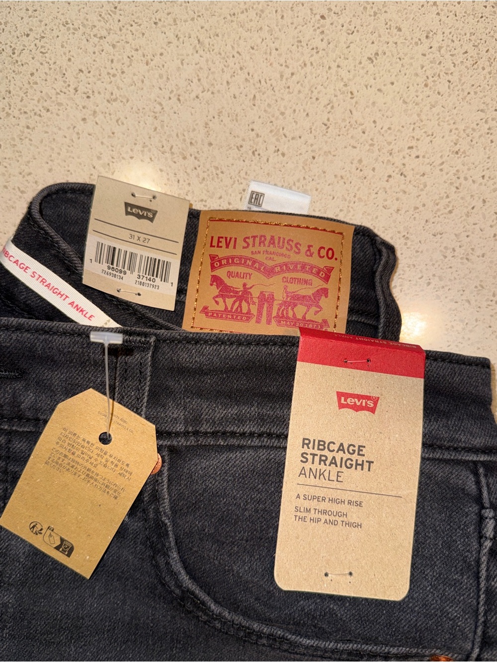 Levi's Women's Ribcage High-Rise Straight Ankle Jeans - Picture 3 of 4
